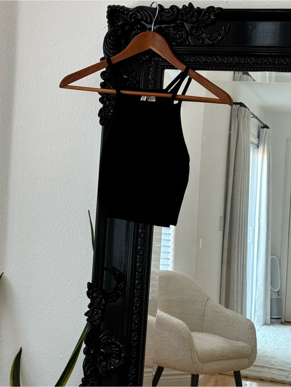 H&M | Women’s Black High Neck Cropped Tank Top
